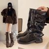 Modische vielseitige Stiefel mit runder Spitze und dickem Absatz für Damen, Herbst und Winter 2025, neu, mit Gürtelschnalle, dünne vielseitige Reiterstiefel