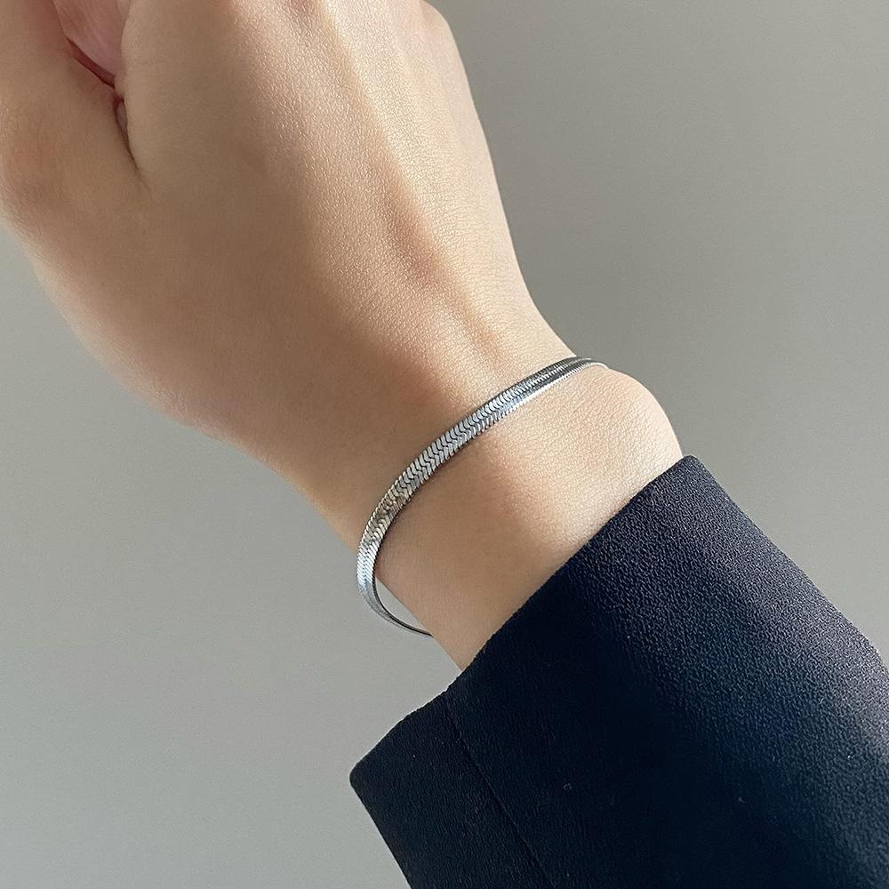 Copper trendy and fashionable flat snake bone bracelet, a unisex bracelet for men and women, a luxurious gift