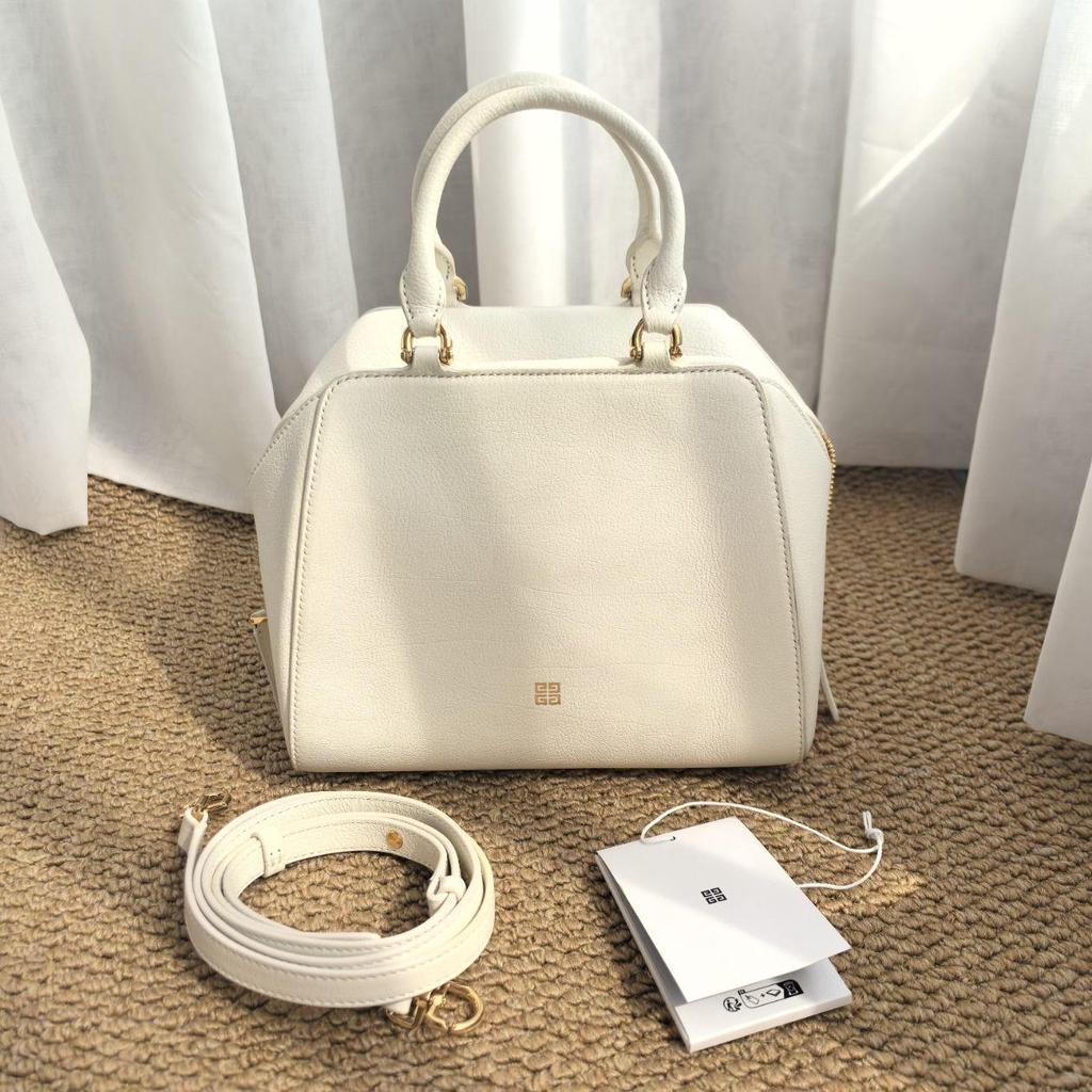 [Gebraucht] Givenchy Antigona Cube Nano 'Elfenbein' - Ausgezeichnet #WE82J3
