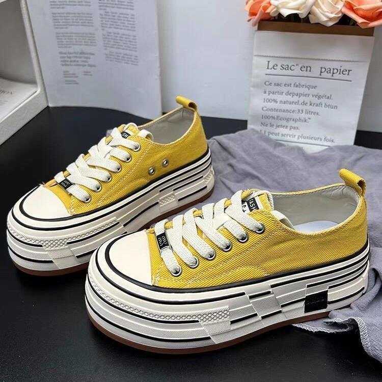 

Новый нишевый дизайн на толстой подошве, увеличивающий рост, повседневные парусиновые туфли, женские универсальные модные трендовые туфли, кеды, одинарные туфли 35 жёлтый