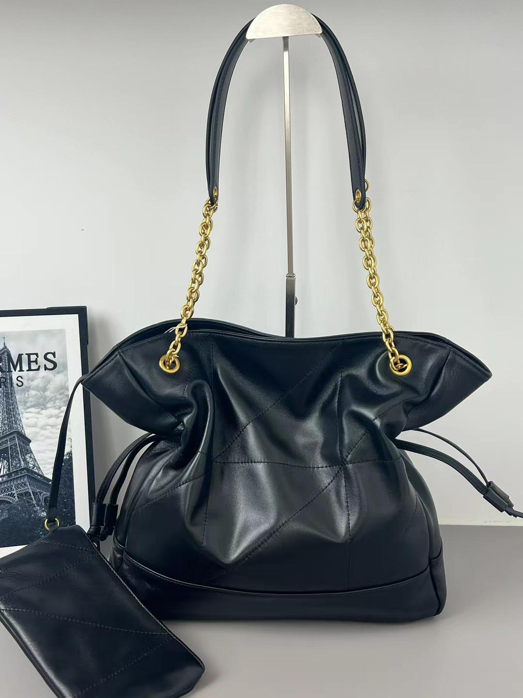 

Сумка через плечо Luxe Cowhide Diamond Chain 2024 года — вместительная, стильная и элегантная женская сумка-тоут чёрный