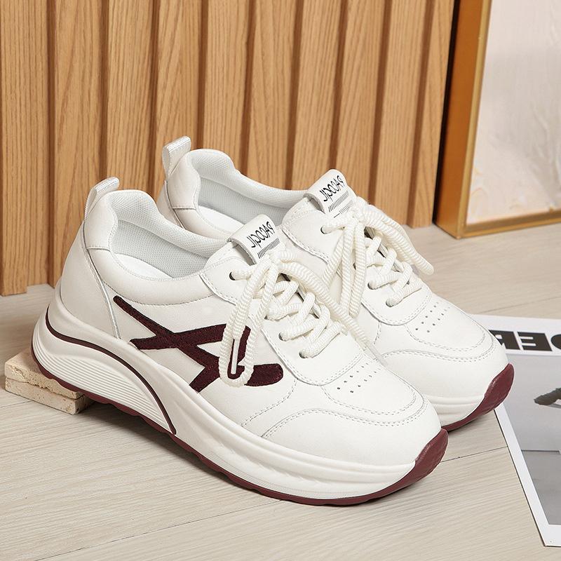 Fashion Spring Autumn Versatile White Shoes Leather Travel Casual Shoes Soft Sole Comfortable Women Middle-Aged Elderly Sports Shoes