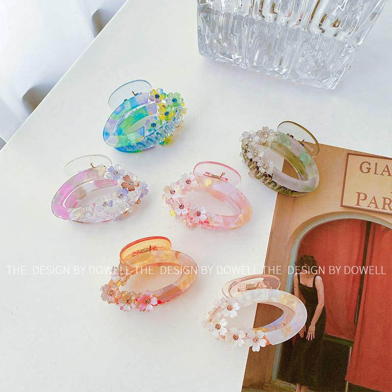 Stylish Korean Acetate Hair Clip With Charming Floral Design For Elegant Updos