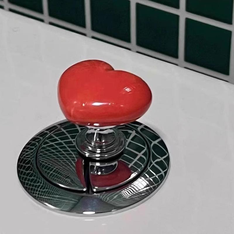 Rukoväť Toaleta Tlačidlo Tlačidlo v tvare srdca Tlačidlo Nádržka Tlačidlo Toaleta Dekorácia miestnosti Voda Tlačidlo splachovania Tlačidlo Home Tools