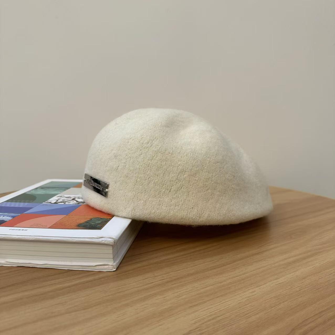 

Осінньо-зимовий вовняний фетровий кепі-беррет: Модна жіноча японська кепка художника для великого кола голови білий/слонова кістка