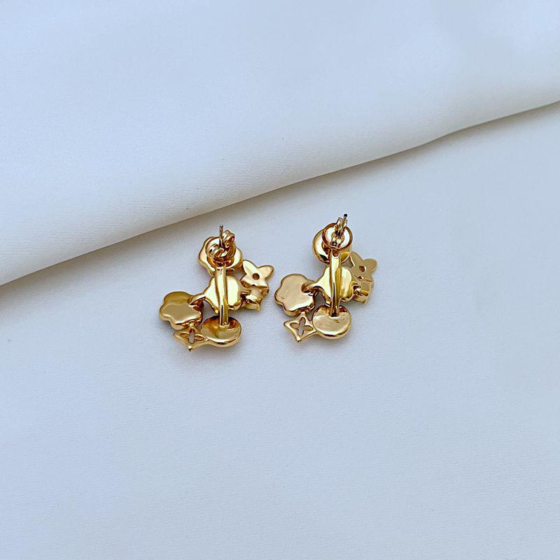 18K Gold Plated Pearl Four-Leaf Clover Stud Earrings with S925 Silver Needle.