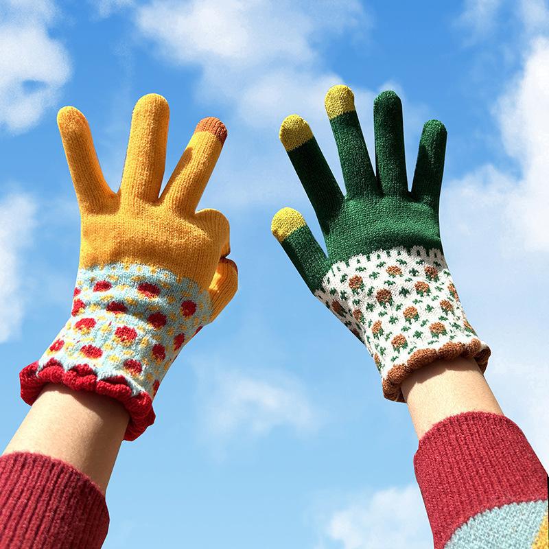 

Printing Gloves Phone Touch Screen Knitted Gloves Winter Keep Warm Xmas Gloves as the picture