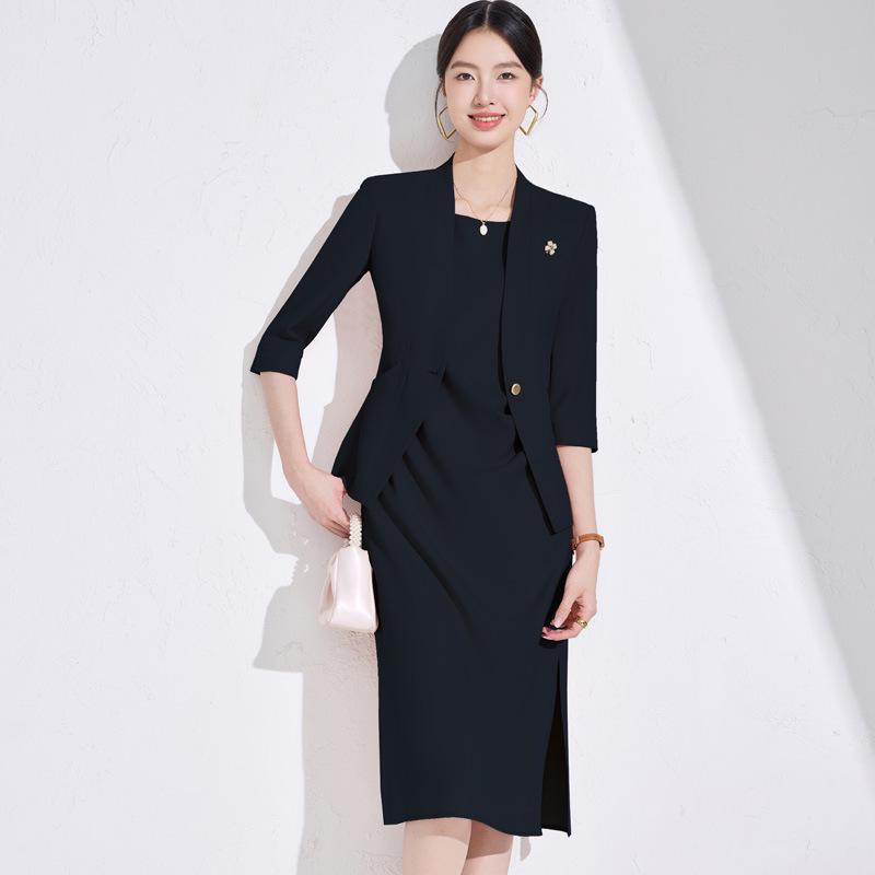 2025 Women's White Blazer: High-End Professional Attire with Goddess Style for the Workplace