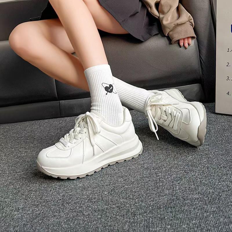 

Женские кроссовки из первого слоя коровьей кожи, весенние новинки, спортивная и повседневная обувь, универсальные и легкие белые кроссовки 35 белый