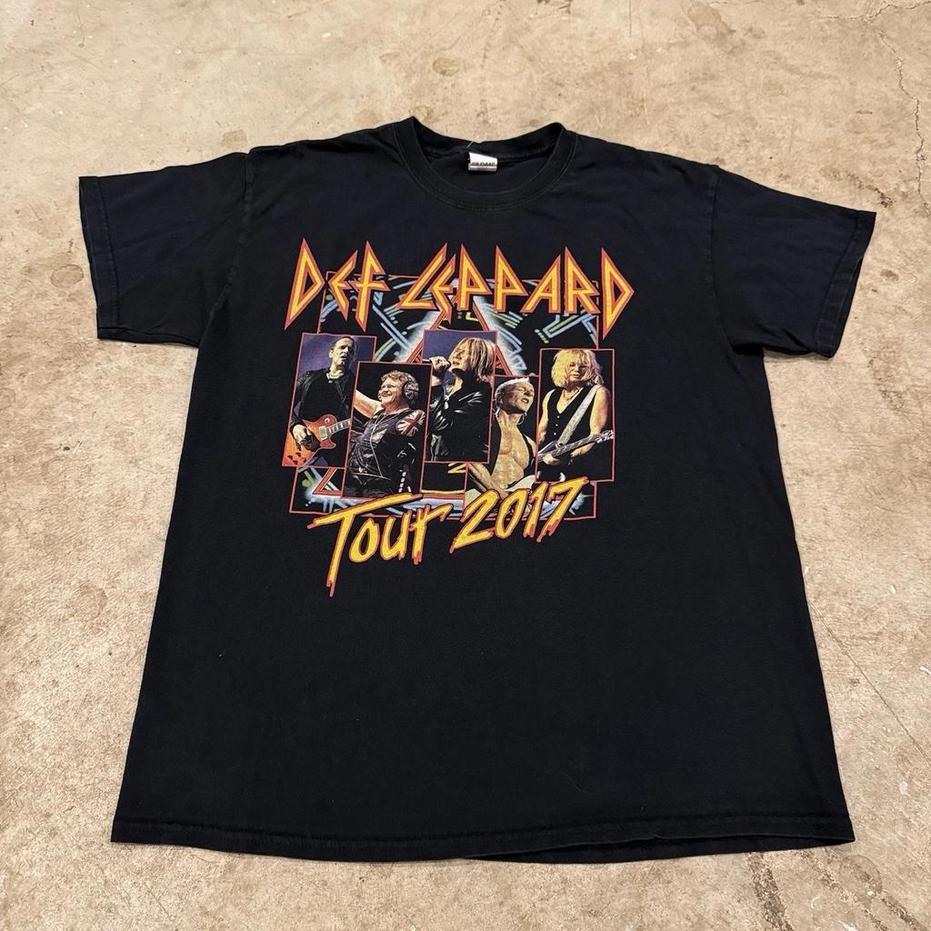 Def Leppard Tour 2017 Band Tee T-Shirt Size Large Classic Rock Metal Concert