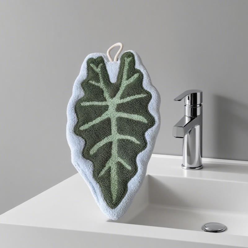 Leaf-Shaped Coral Fleece Hanging Hand Towel for Kitchen & Bathroom Cleaning