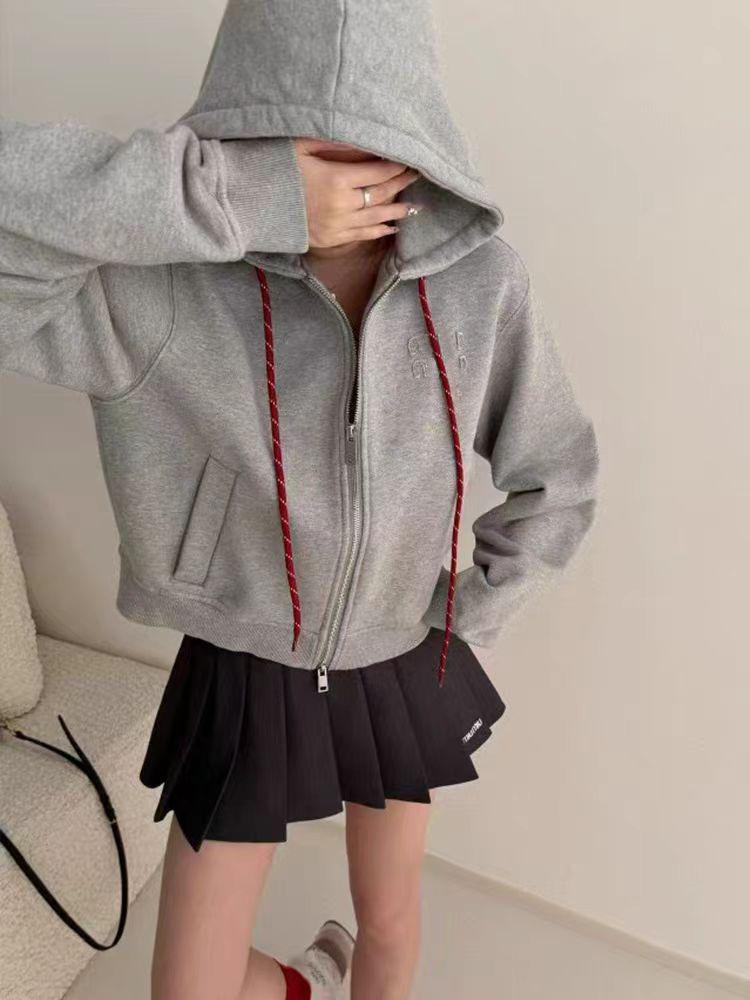 

В наличии женское худи с вышивкой букв: Стиль MM, Кулиска, Свободный крой, Куртка на двойной молнии Large серый