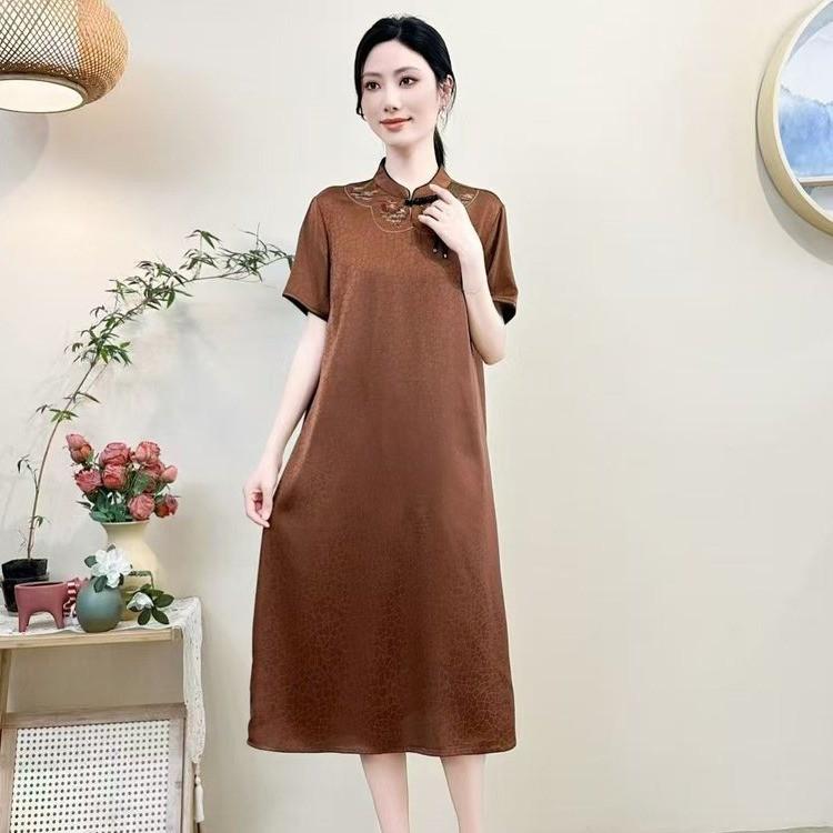 

2026 Women s Stylish Solid Color Qipao Dress – Slimming A-line with Elegant Short Sleeves 3XL (recommended 120-135 pounds) хакі