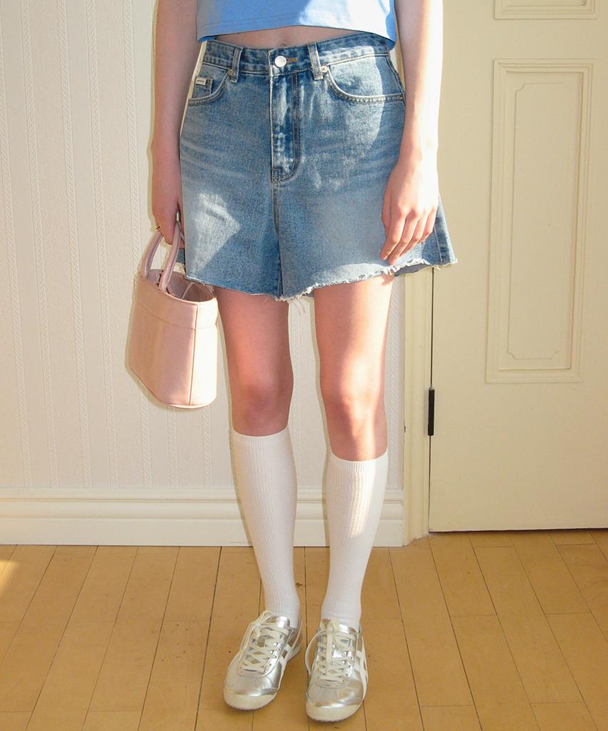 Sseomweeobeoteo Cutting Half Denim Pants - Middle Blue