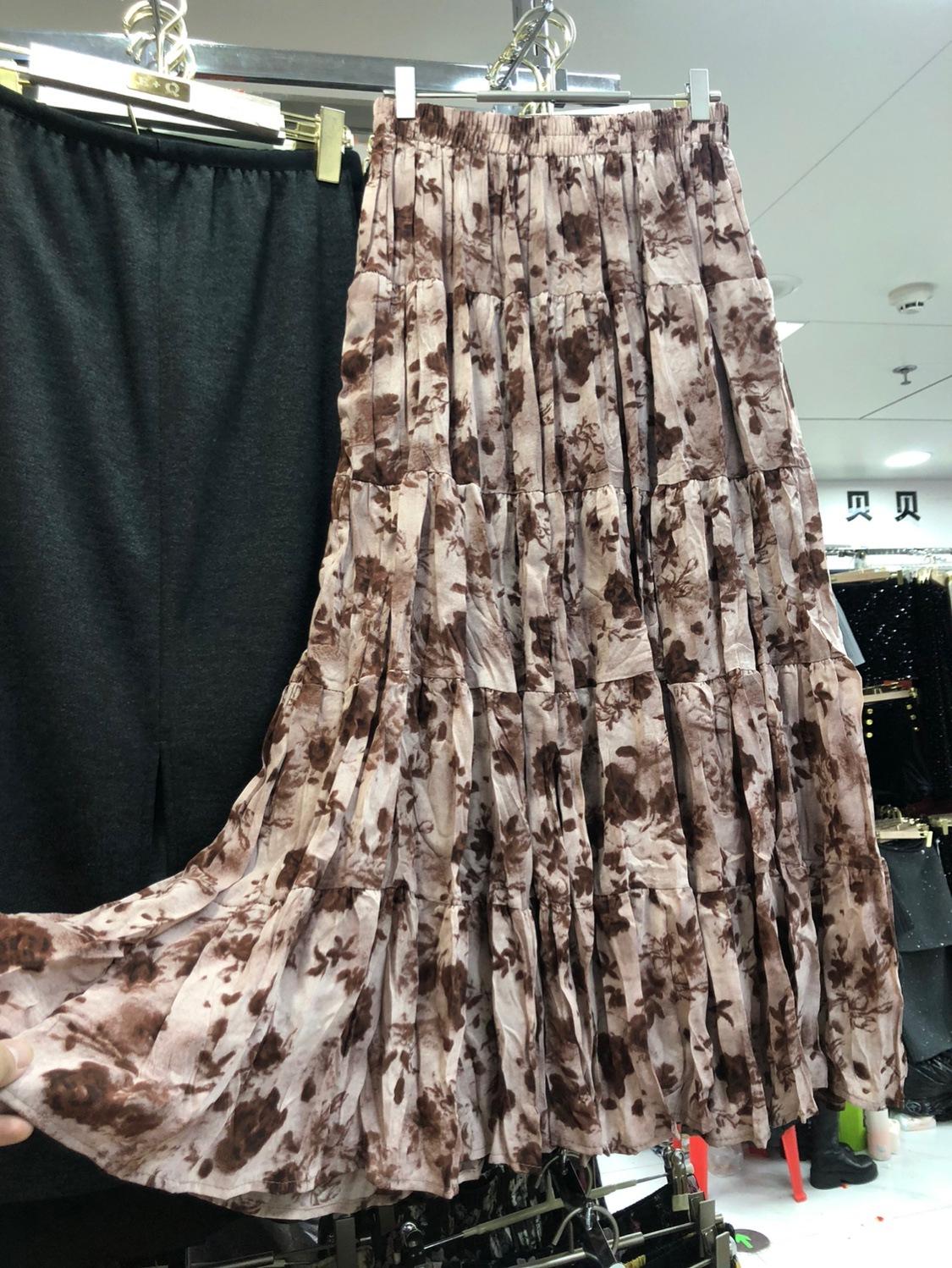 

Юбка с цветочным принтом 2025 новая юбка макси с высокой талией, тонкая А-силуэта, универсальная плиссированная юбка average size