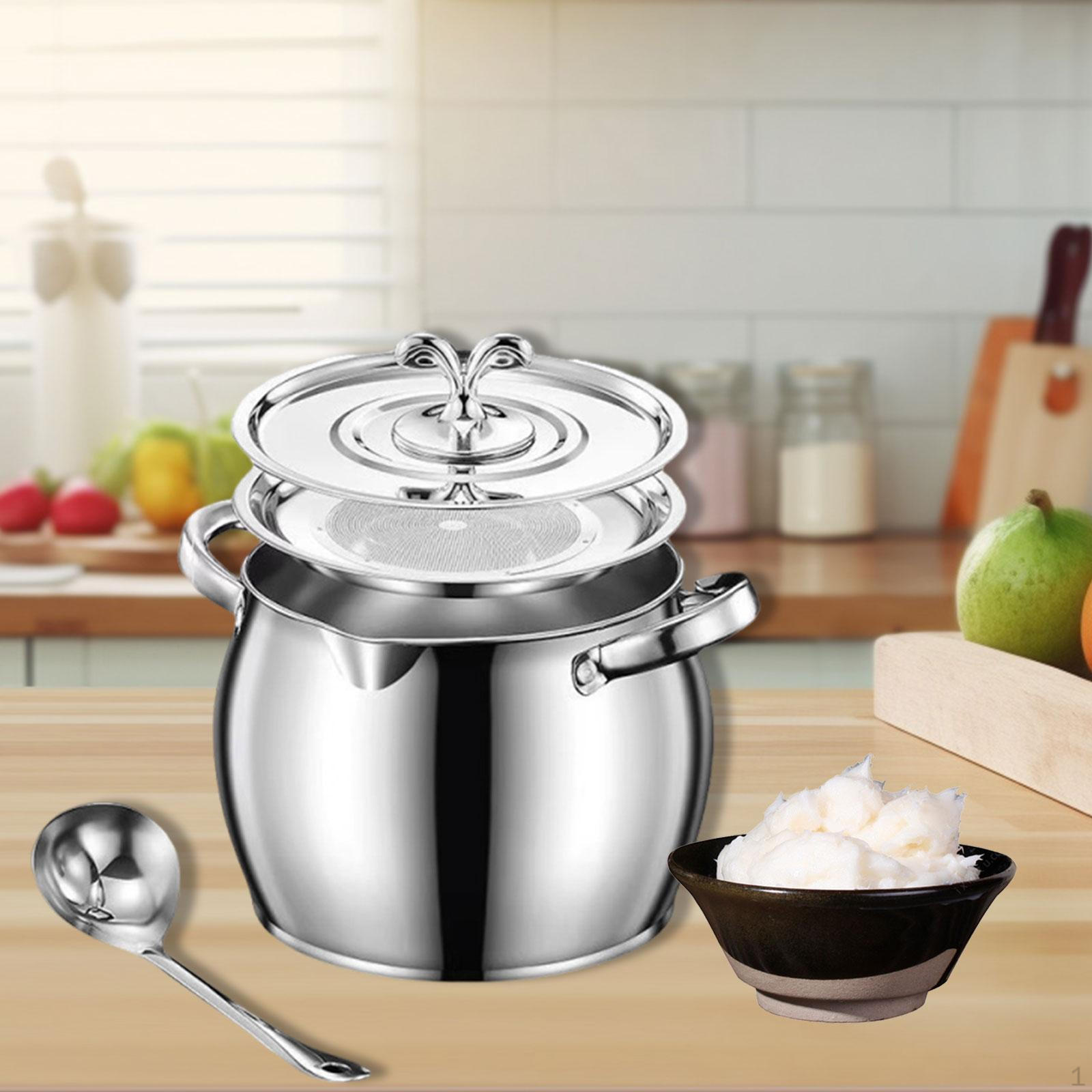 

And Practical Oil Storage Container with Strainer, Lid Spoon, Versatile Kitchen Accessory 1.5L