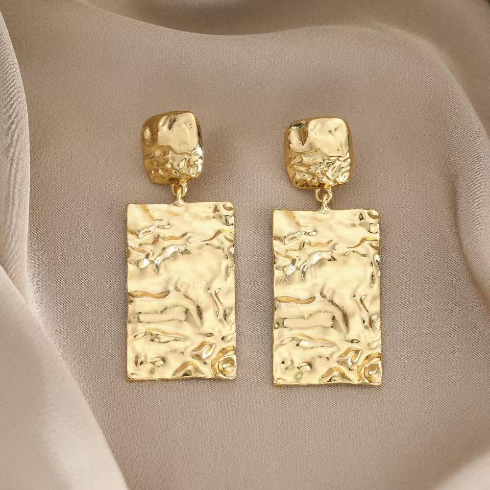 Stylish and simple geometric irregular earrings, diamond-set temperament, hollow design, advanced sense, love butterfly earrings.