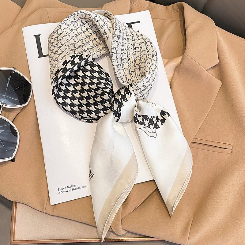 Luxury New Style Square Headscarf Women Sunscreen Beach Kerchief Popular The Four Seasons Scarves  Design 70X70CM Silk Hijab