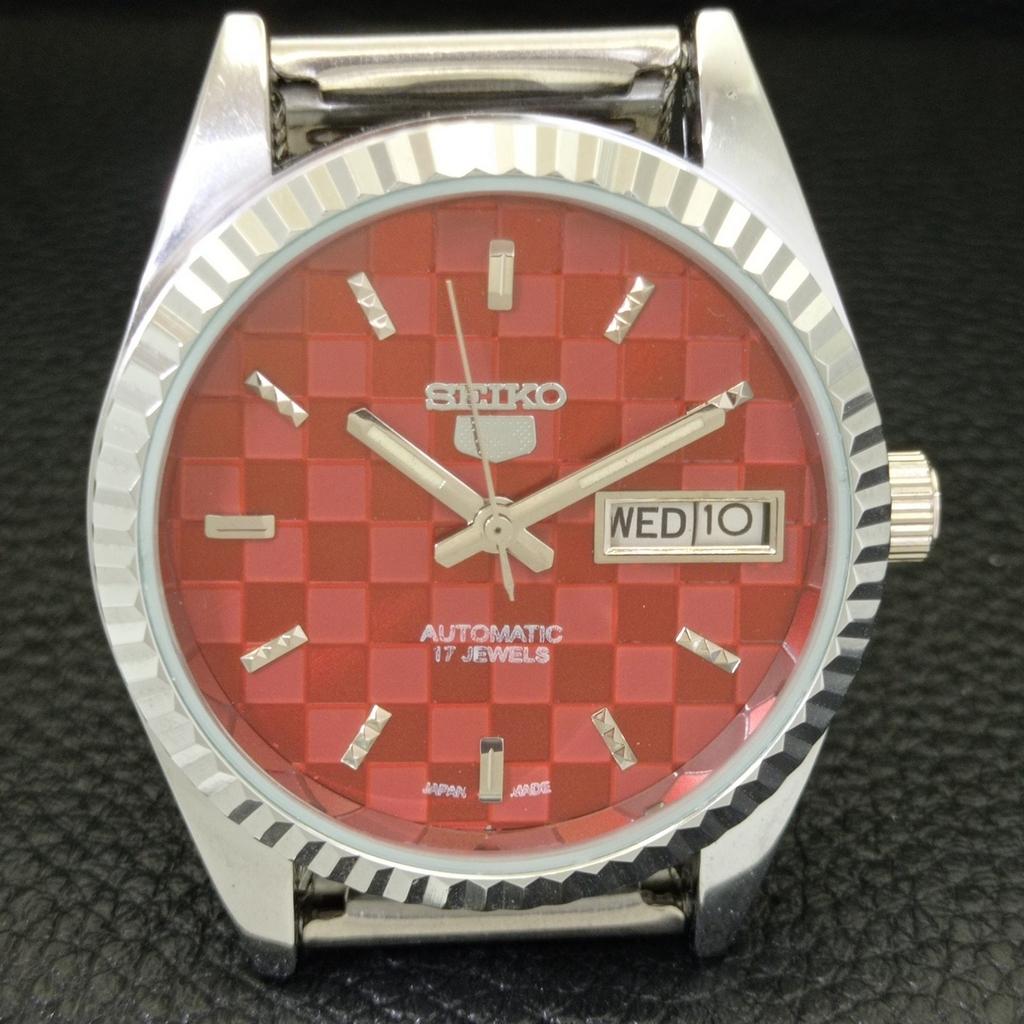 MENS VINTAGE REFURBISHED SEIKO 5 AUTOMATIC JAPAN RED COLOR DIAL WATCH A440371-9 Sk-a440371-1