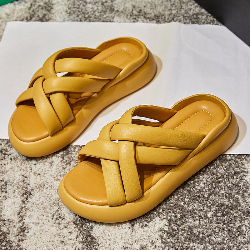 The First Layer of Sheepskin Slippers for Women To Wear 2025 Summer New Thick-soled Versatile Sandals for Women's Casual Height-increasing Fashion 