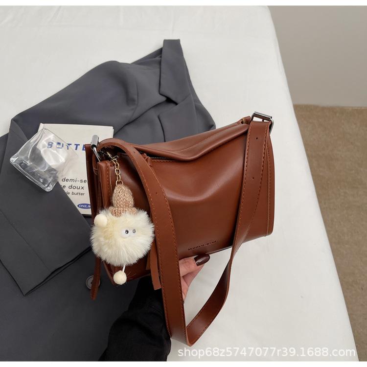 High-end Texture Contrast Color Single Shoulder Armpit Bag Women's 2025 New Fashion Commuter Crossbody Bag Pillow Bag