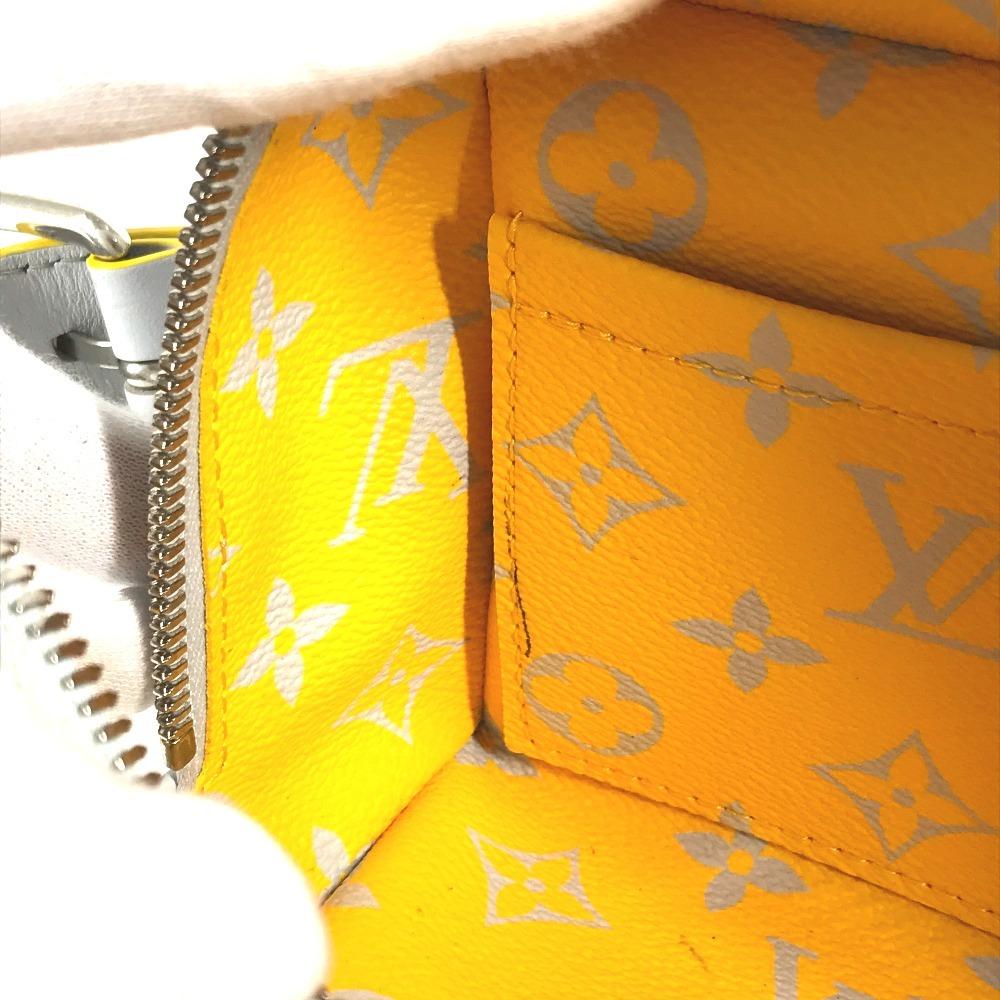 Louis Vuitton M24536 Monogram Glow Locker Dopp-Kit Pouch Clutch bag