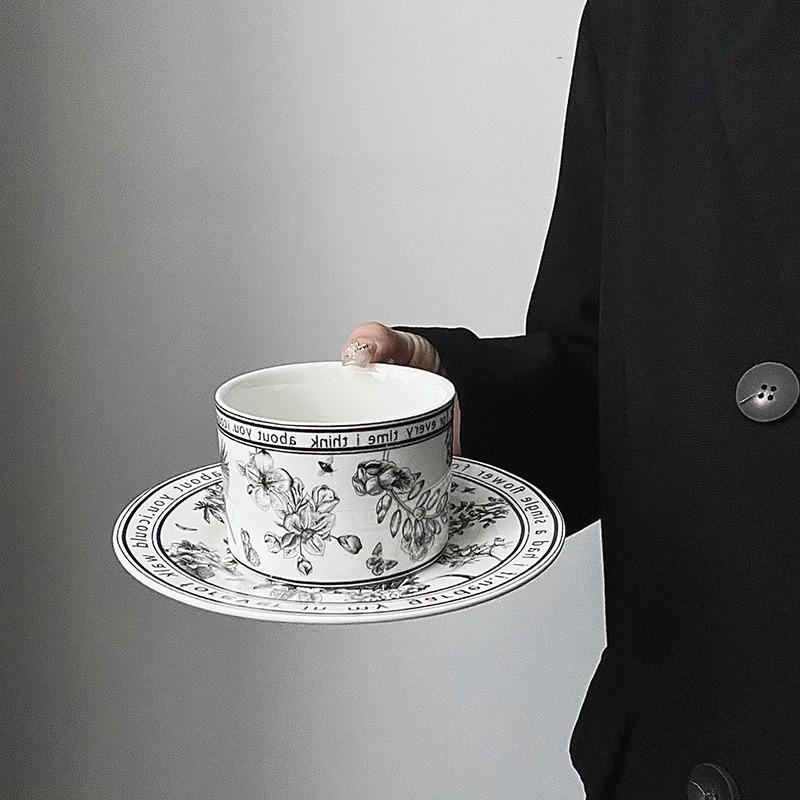 French Retro Black & White Coffee Cup Set - Summer Lily Luxury Gift Box, Premium Ceramic for Home, Cafe & Souvenir
