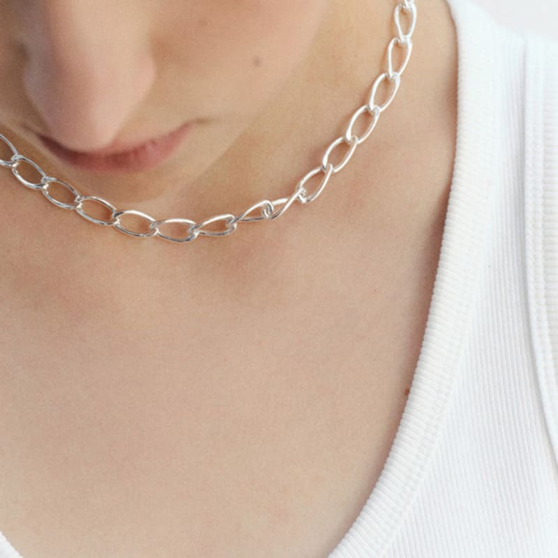 TOUT GAUCHE Collier Chaîne Essentiel