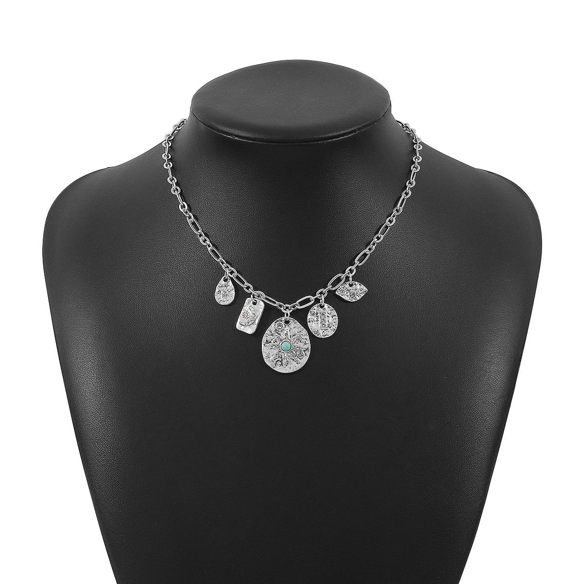 

Tooxika Бирюзовое ожерелье с несколькими подвесками в виде звезды и луны, в стиле Tide Cool, хип-хоп, панк, с круглым элементом, винтажное