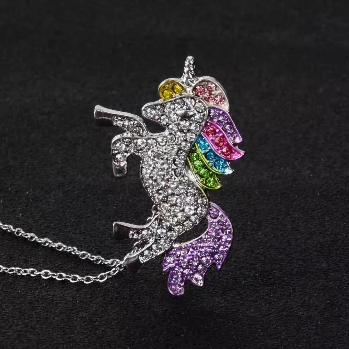 

Fashion Zircon Animal Unicorn Necklace for Women Temperament Rhinestone Horse Clavicle Chain Accessories Girl Party Jewelr Gift