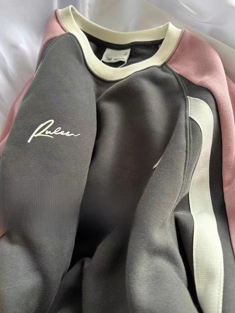 Women's Trendy Raglan Sleeve Sweatshirt - Autumn Style