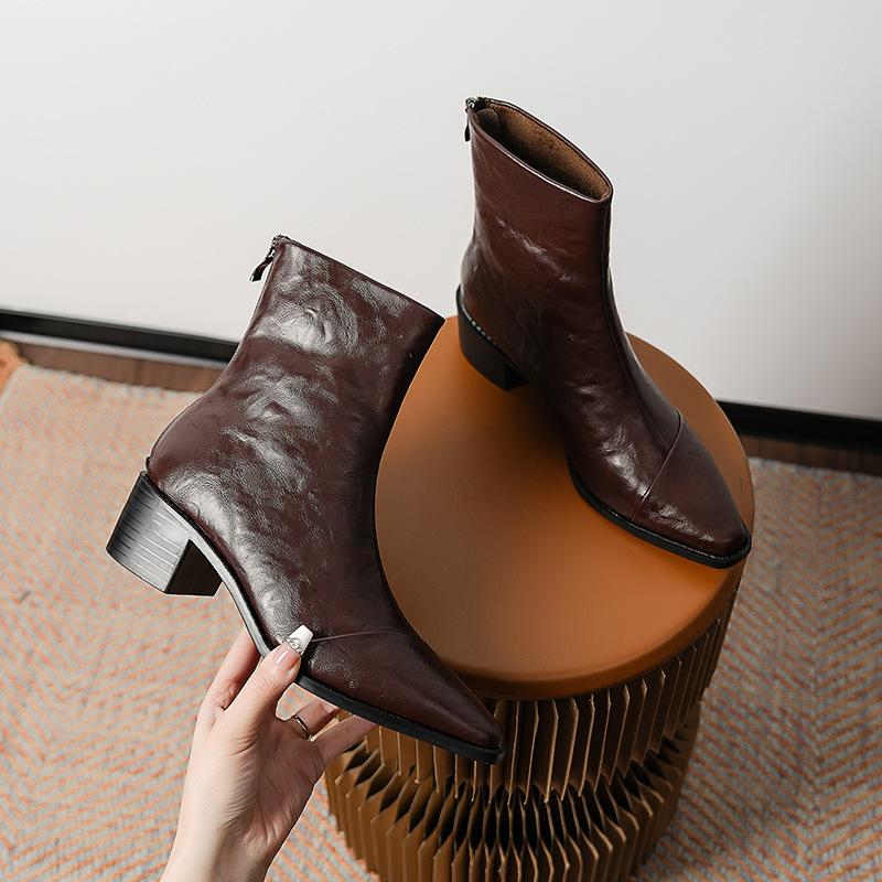 5083-3 autumn and winter fashionable pointed cowboy boots, design sense V-mouth soft leather thin Martin boots thick sole