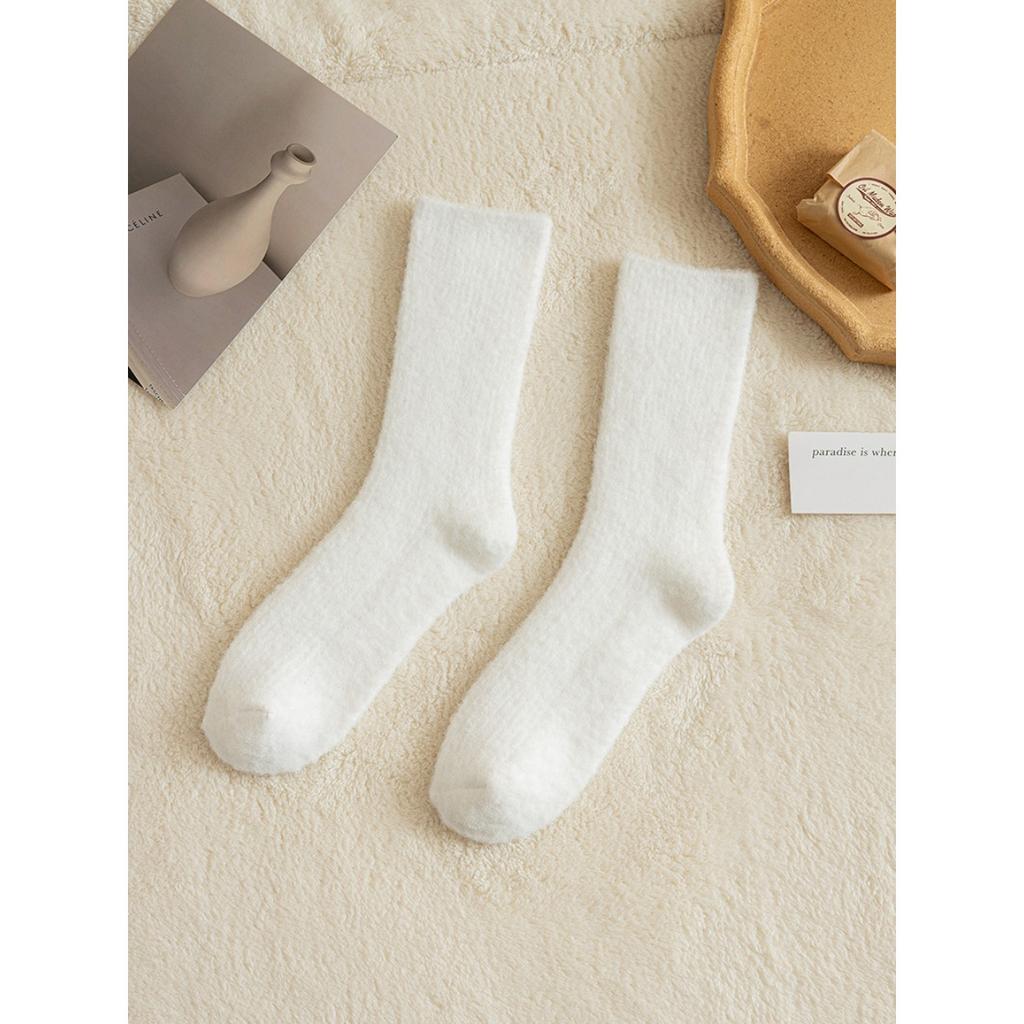 10-1 Soft and Fluffy Socks for Children In Autumn and Winter, with Thick and Warm Velvet for Warmth, Simple and Versatile