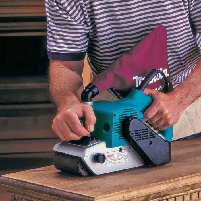 Ponceuse à bande makita 9403j - 1200 w - 100 x 610 mm - puissante et faible émission sonore