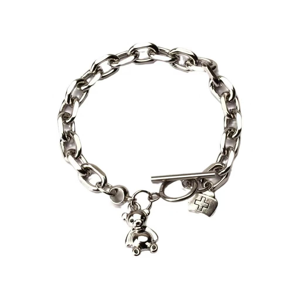 

Ins cold wind Internet celebrity nurse hat bear bracelet one-word buckle dark wind student simple niche design bracelet