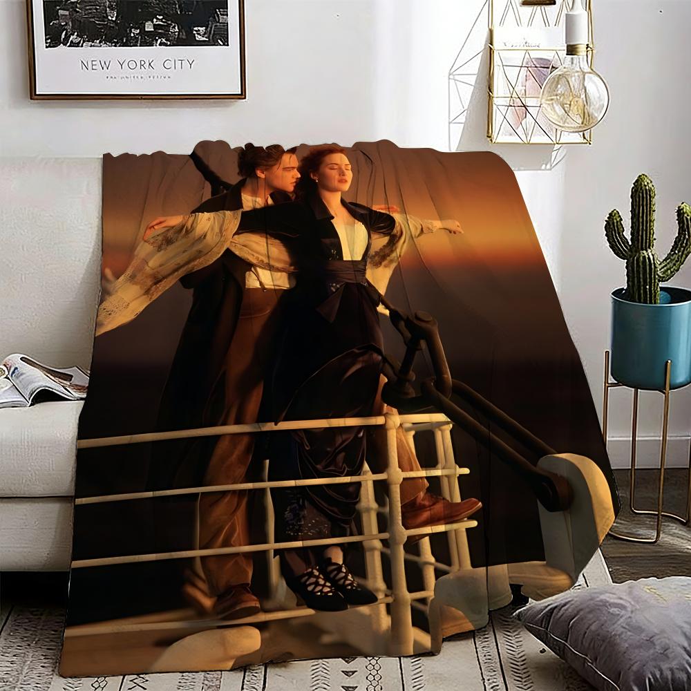 Classic love movies Titanic Throw Lightweight 240g Flannel Blanket Soft Skin-friendly for Summer Cooling