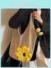 Minimalistische Stroh-Tragetasche für Damen mit Blumenverzierungen für den lässigen Tagesausflug