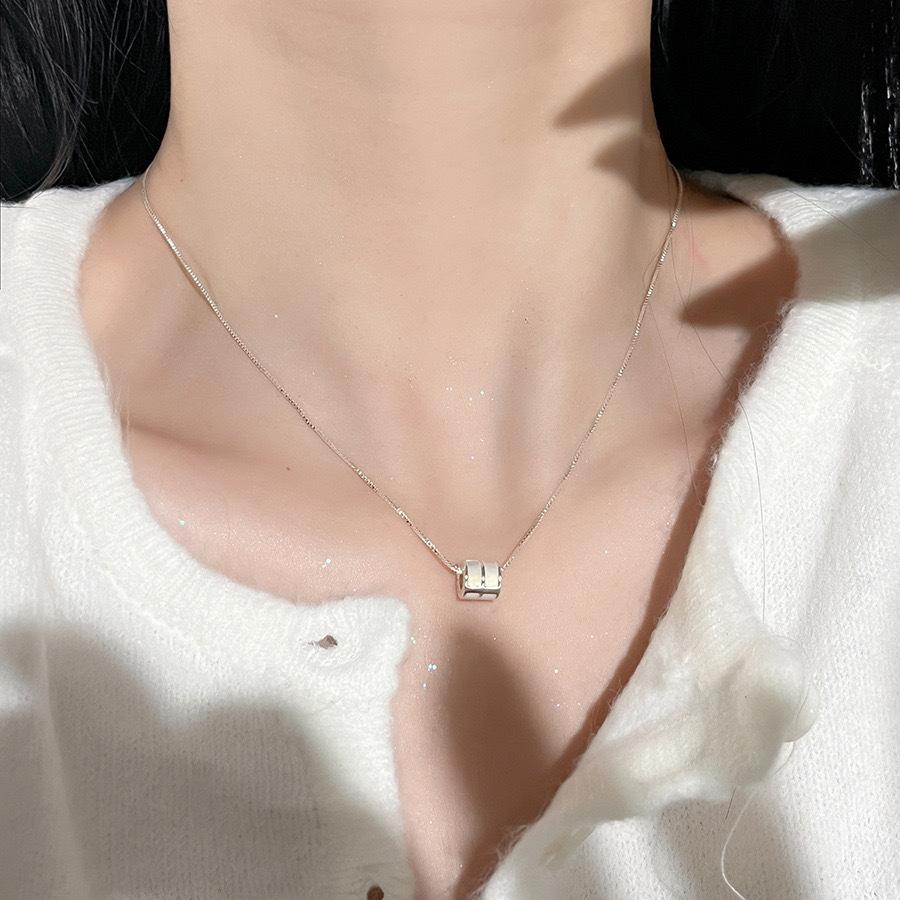 Small waist drop glaze imitation fritillary necklace female niche light luxury high sense fashion trendy simple collarbone chain