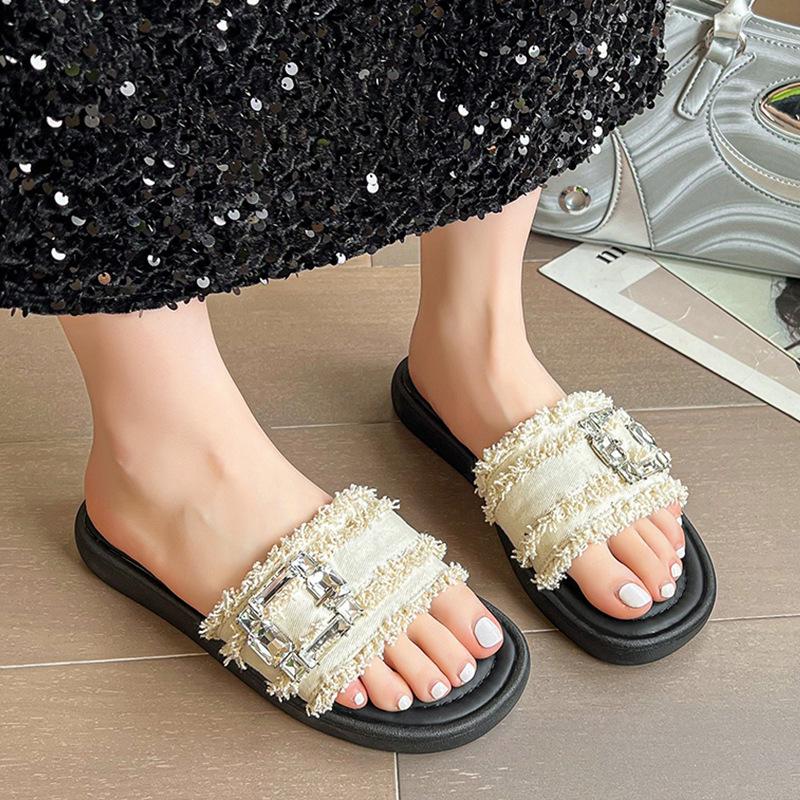 Xiaoxiangfeng Rhinestone Slippers Women's Summer Wear New Internet Celebrity Explosion Flat Bottom One-word Drag Non-slip Beach Sandals