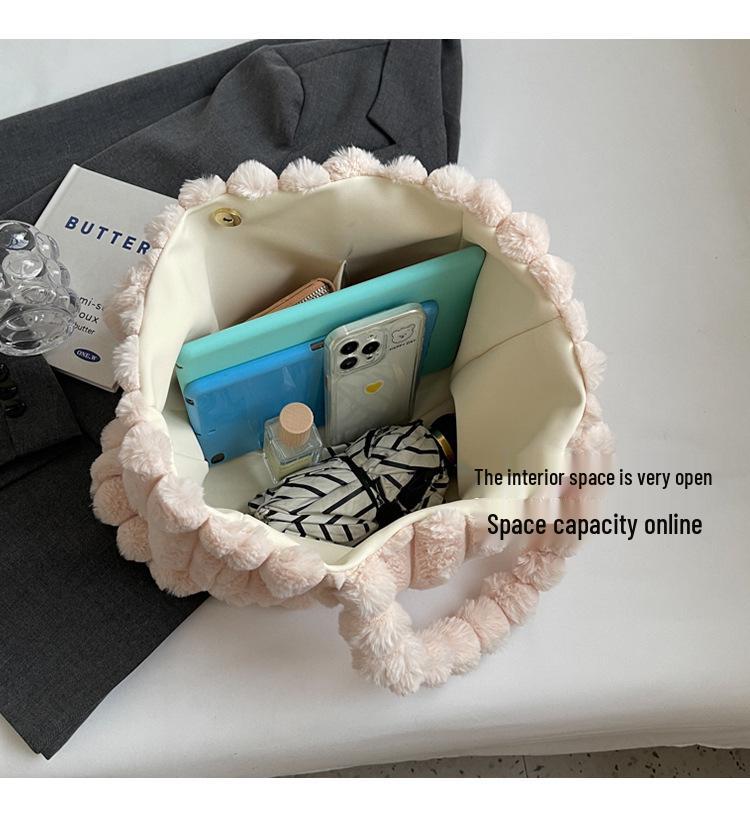 Trendy Autumn/Winter Plush Shoulder Bag – Cute, Fashionable, Large Capacity Handbag