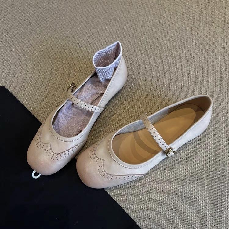 

Sheepskin version~ retro round head red single shoes women s shallow mouth one-word buckle with engraved small leather shoes flat Mary Jane shoes 40 абрикосовый