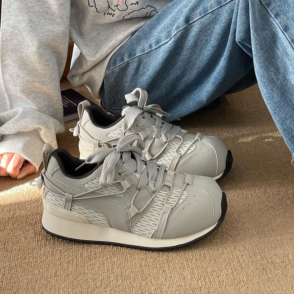 Fashion Women's Sneakers Autumn Lightweight Non Slip Soft Sole Running Shoes Comfortable Fashion Cross Tied Height Increase Casual Shoes