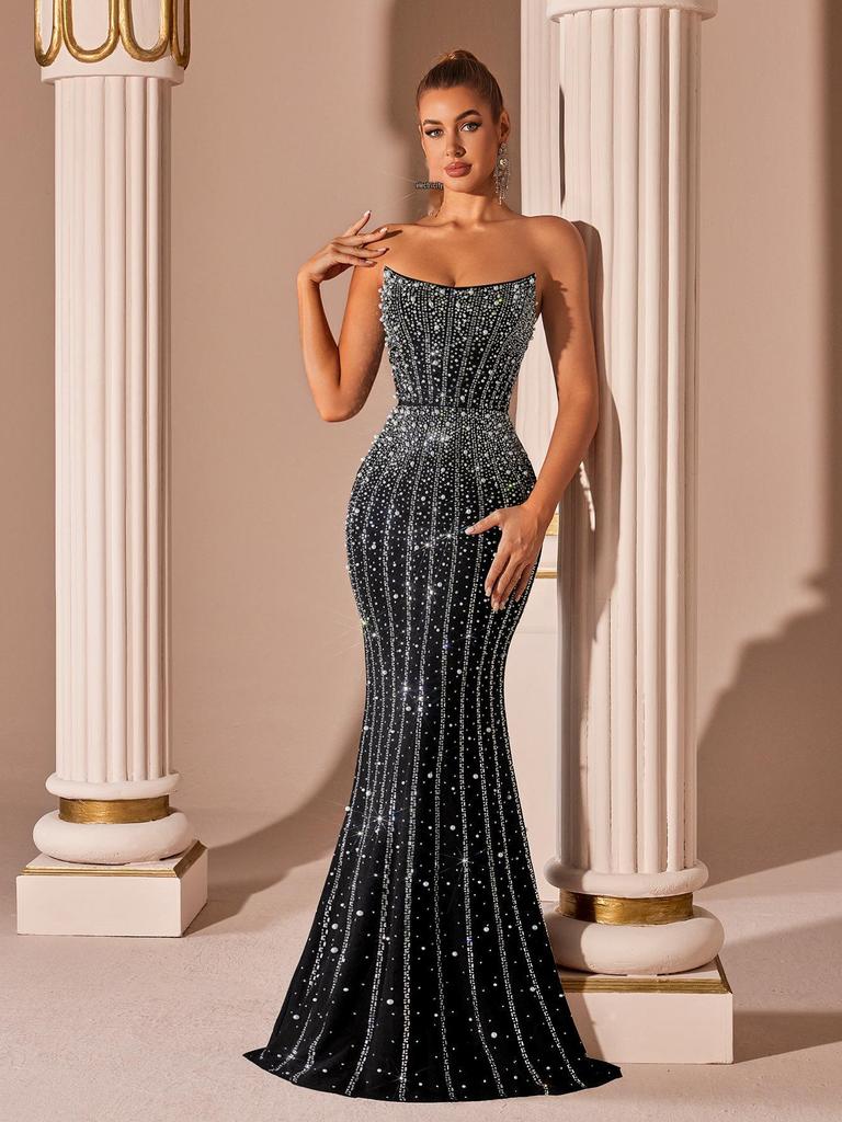 Robe de soirée sirène sans bretelles à diamants avec fente haute et dos ouvert