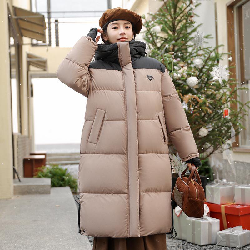 The New Contrasting Down Cotton Jacket for Winter 2025 Is a Women's Over-the-knee Mid-length Thickened Loose Cotton Jacket