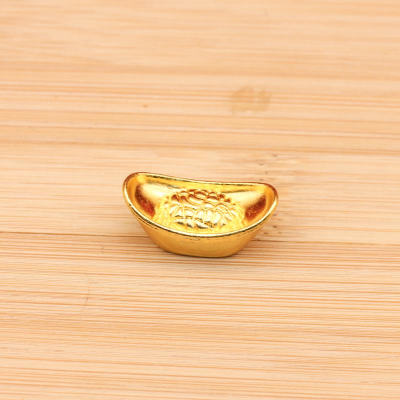 Handcrafted Mini Gold Alloy Ingots: Creative Decorative Cylinder Ornaments for Office