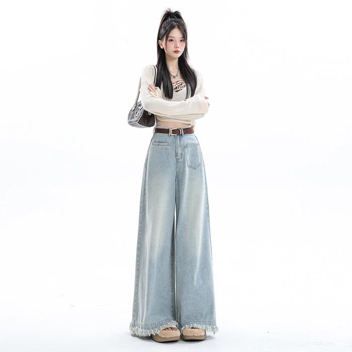 

Джинсы с высокой посадкой, с необработанным краем, широкие штанины для женщин - Светлый цвет, Драпирующиеся, Длина в пол, Коллекция начала осени 2024 L