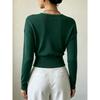 Maglione da donna a maniche lunghe in maglia tinta unita, elegante, scollo a V incrociato, aderente in vita, valorizza la figura, minimalista, camicetta