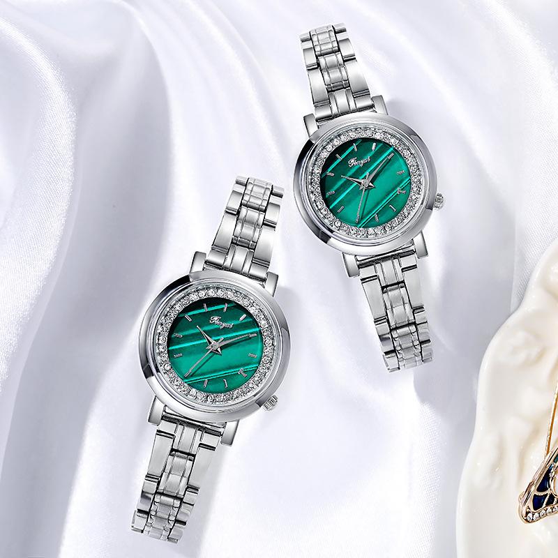 Quartz Movement Watch Retro Style Ladies Wristband Temperament Steel Band Watch Small Green Watch Disc