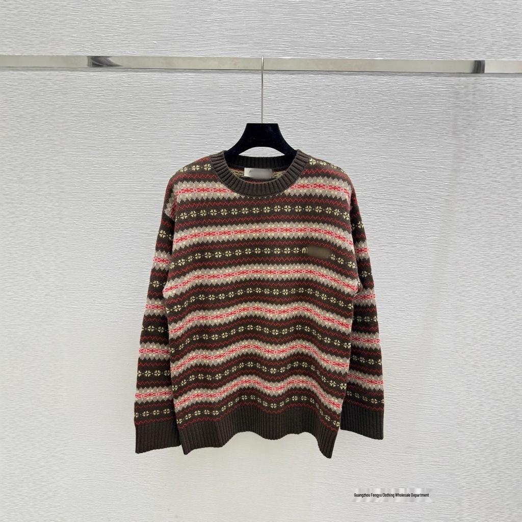 Früher Herbst Gestreifter Rundhals Langarm Wollpullover