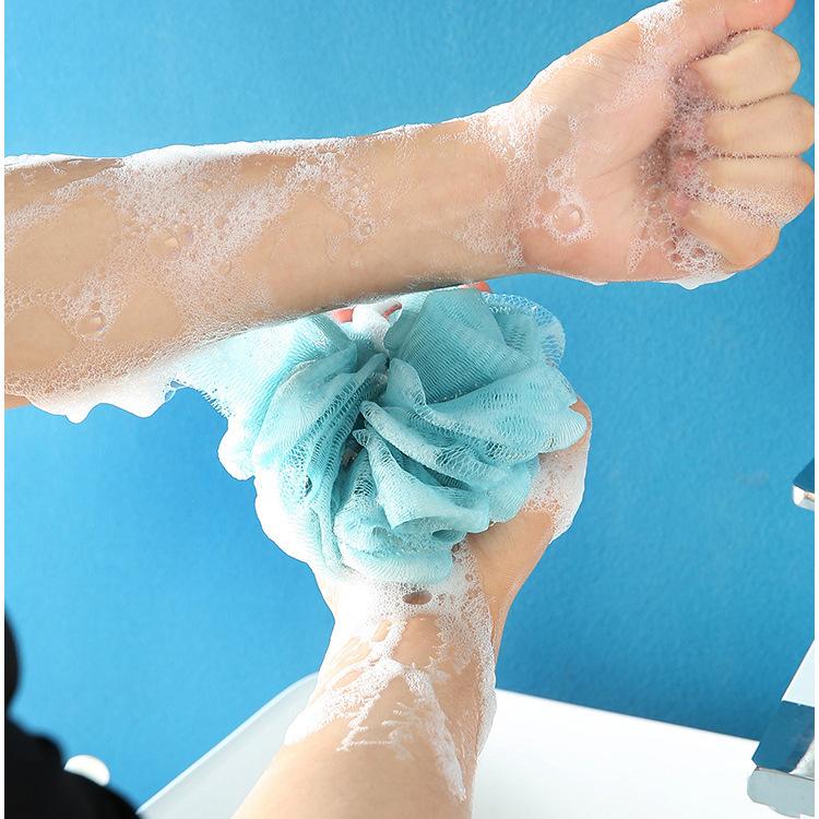 Bade-Rubbel-Badetuch-Badekugel-Dreierset Badestreifen Rückenzugstreifen Rückenrubbeltuch Bade-Rückenrubbelhandschuhe Badeblumenset